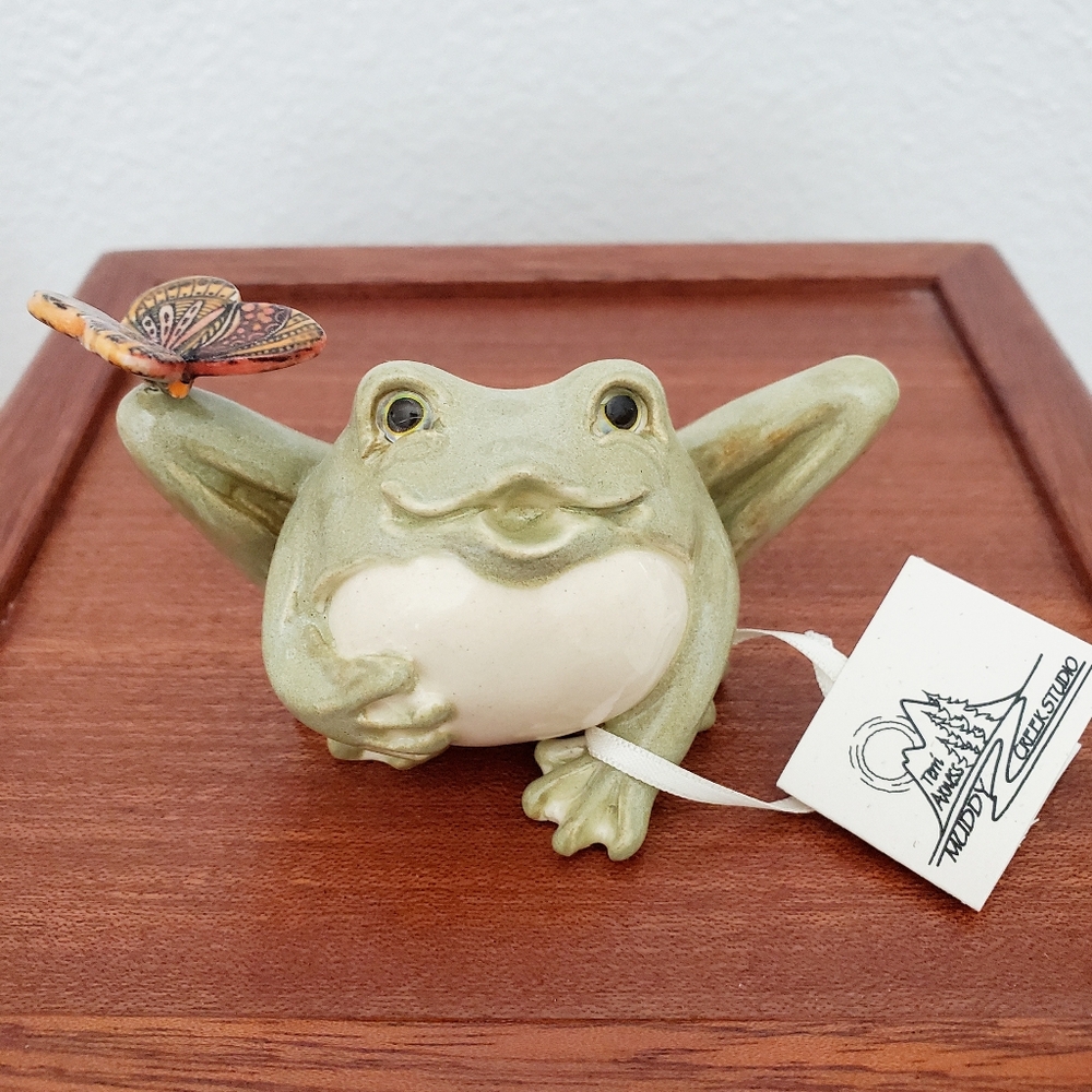 PNW Ceramic Happy Frog & Butterfly Art Pottery Figurine by Terri Axness, Oregon